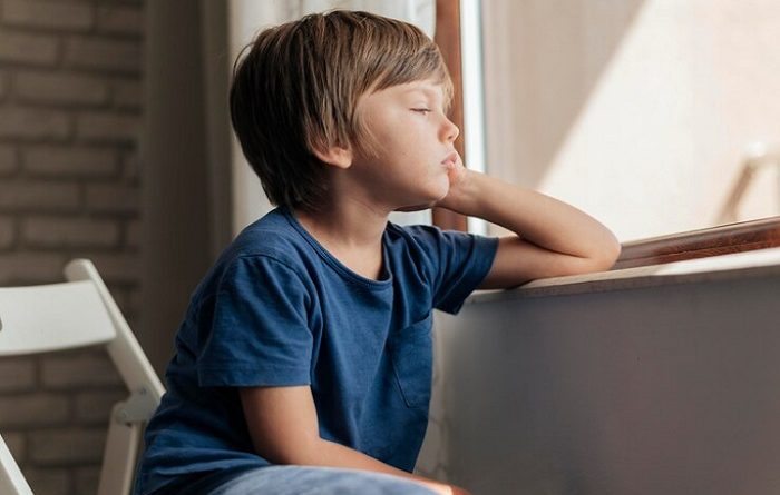 cara mudah mengajari anak introvert untuk bersosialisasi